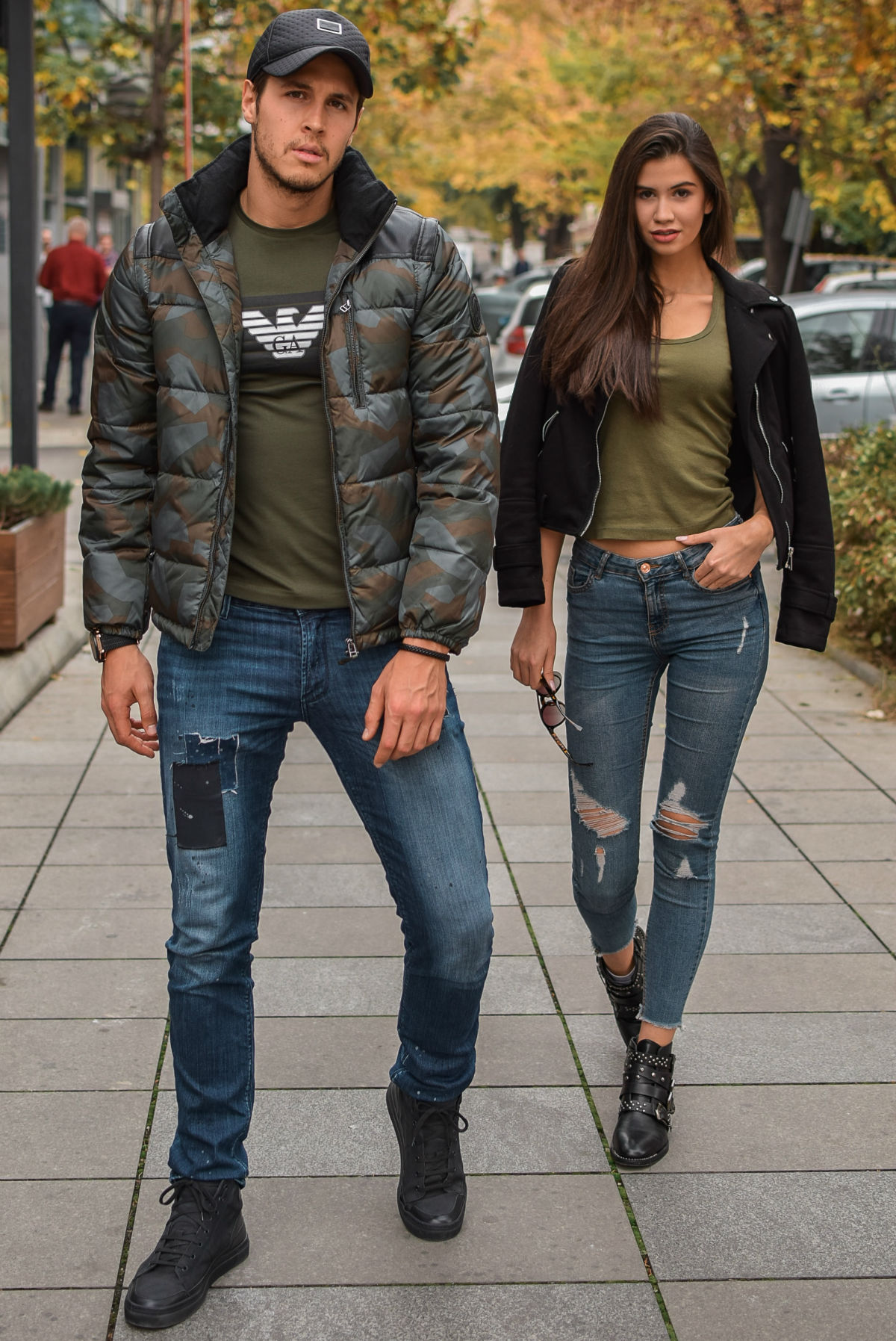 Le jean déchiré street wear : une tendance qui revient en force