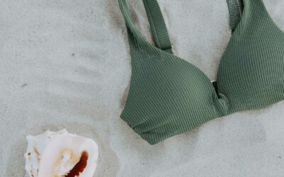 Soutien-gorge femme inadapté au maillot de bain : un problème de taille