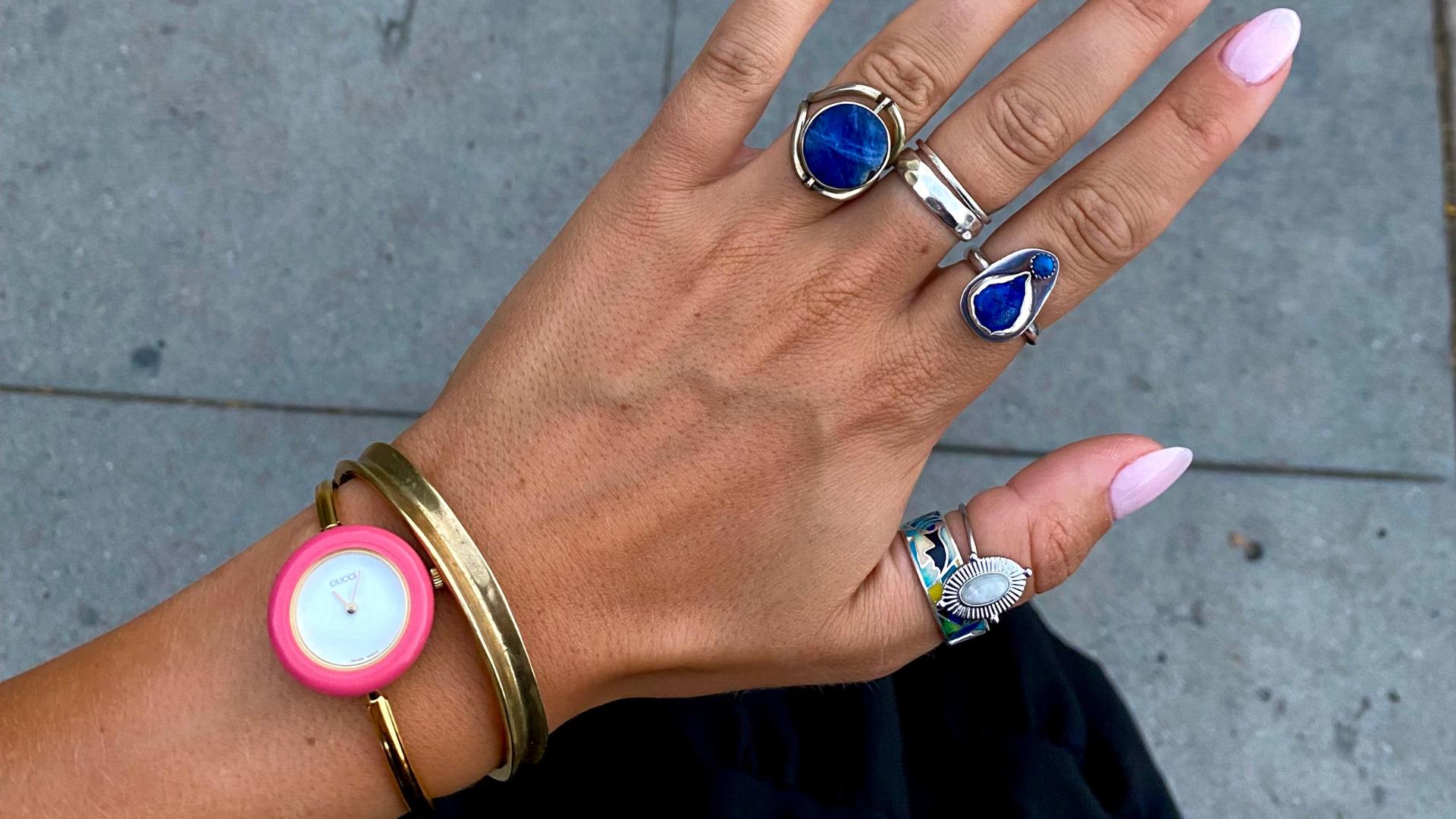 Bijoux minimalistes vs bijoux imposants : comment adapter son style